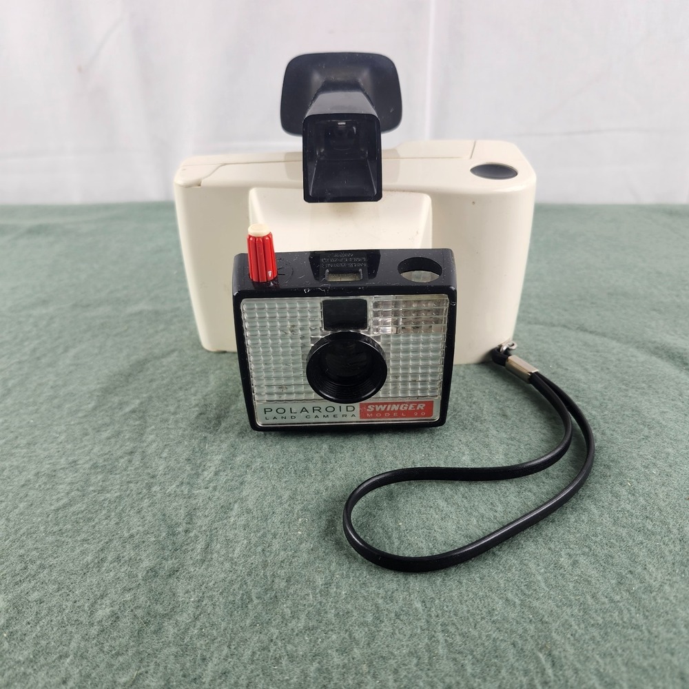 Vintage Polaroid Swinger Model 20 Land Camera – 1960s – Retro Display Piece